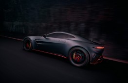 Aston Martin Vantage S, 2025, side